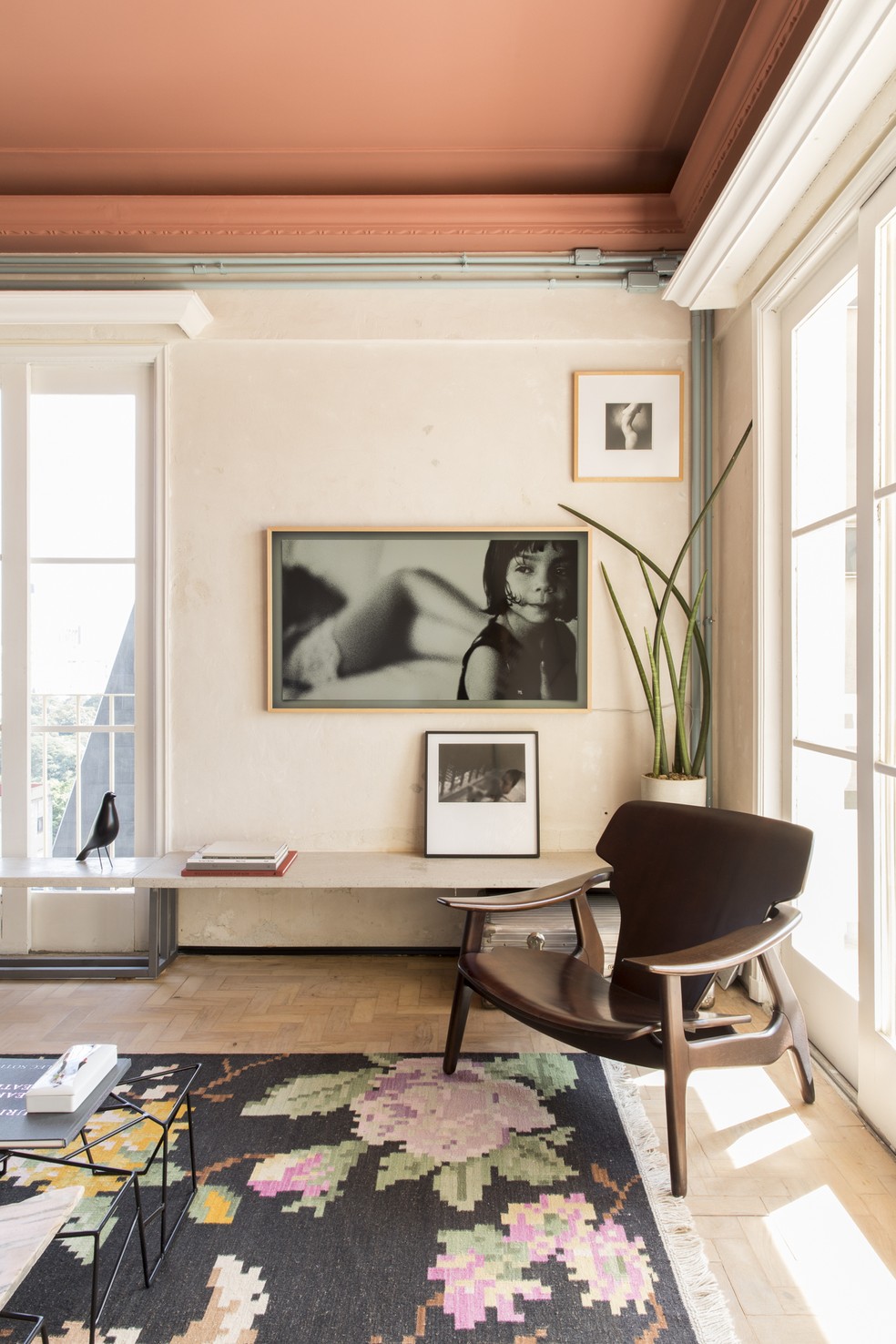 Pêssego: ideias de decoração com a cor de 2024 da Pantone — Foto: Maíra Acayaba