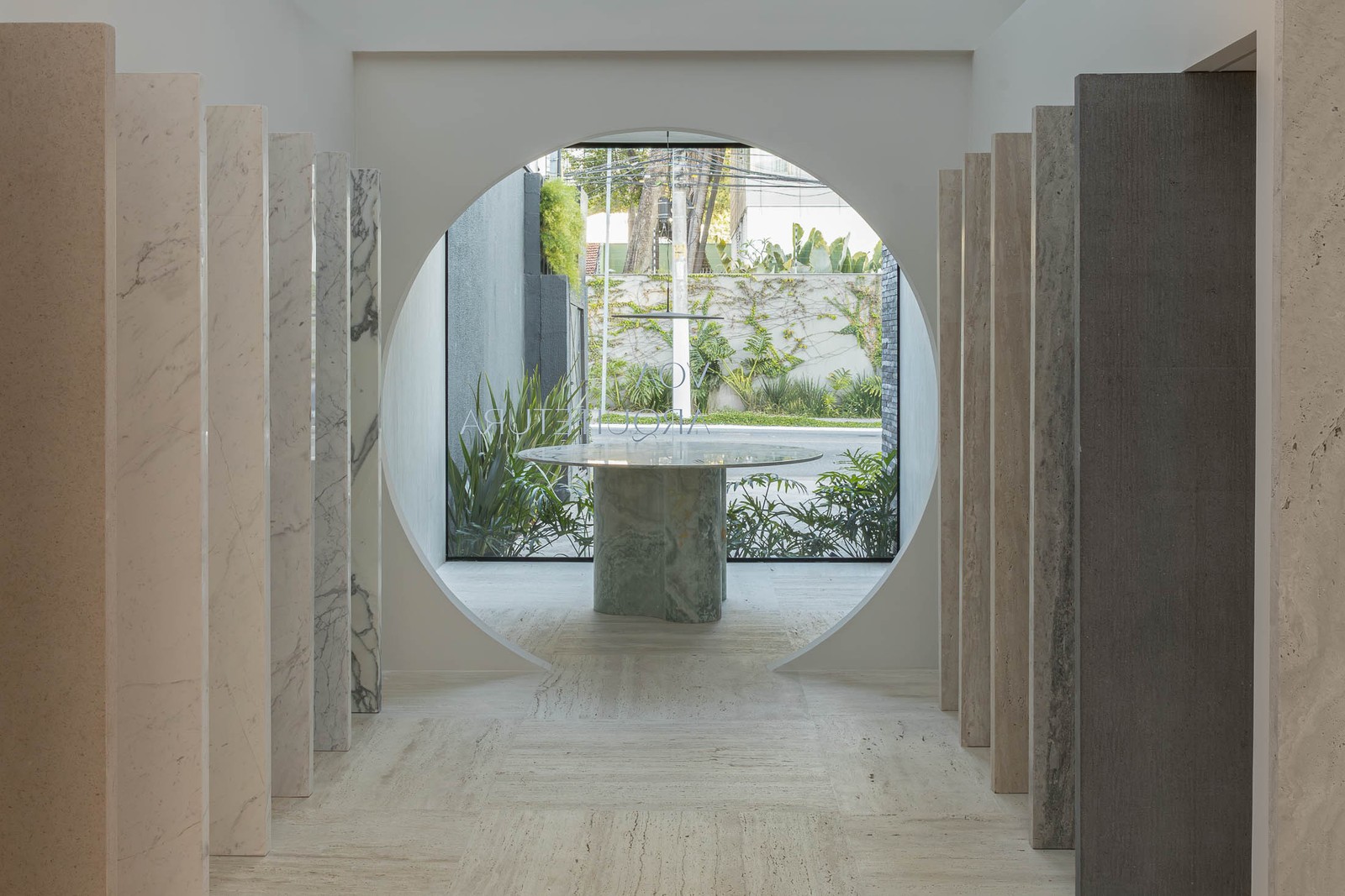 Vitrine por VOA Arquitetura — Foto: Mortatti Studio