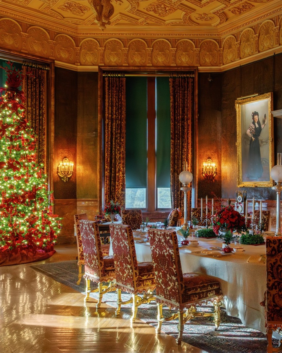 Com 16 mil m², maior mansão dos Estados Unidos capricha decoração com 10 mil enfeites de Natal — Foto: Divulgação/Biltmore Estate