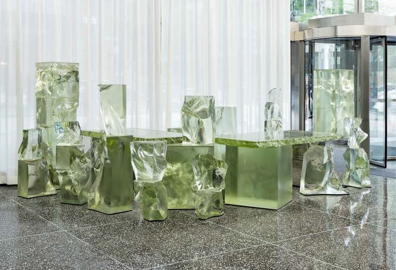 Mesa de 7 toneladas quebra recorde e é vendida por valor milionário