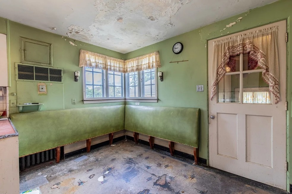Mansão histórica é colocada à venda por apenas R$ 482 mil nos Estados Unidos — Foto: Reprodução/ Landmark Realty of Illinois 
