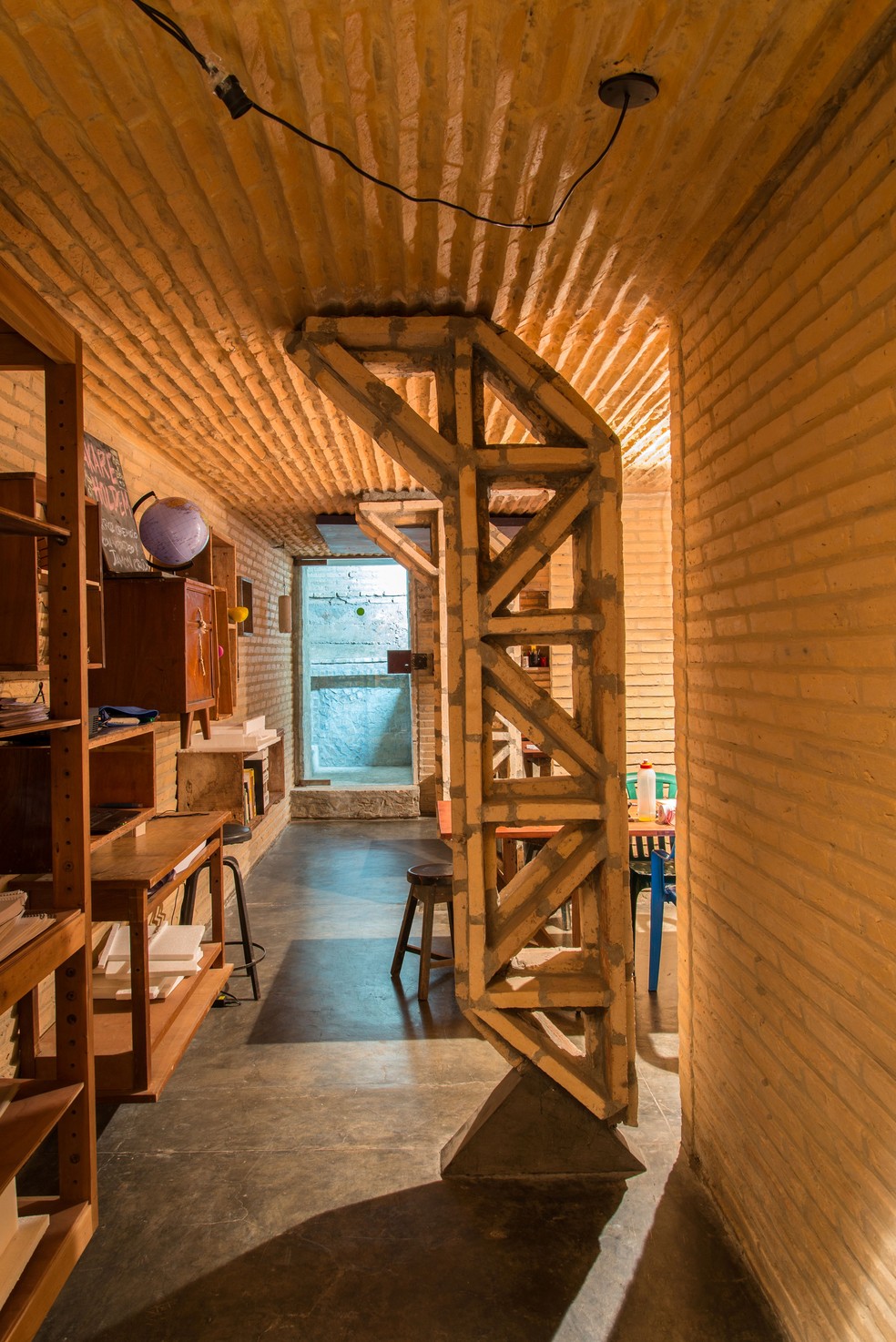 Da tradição à inovação: a arquitetura expressiva de Solano Benítez chega ao  Brasil