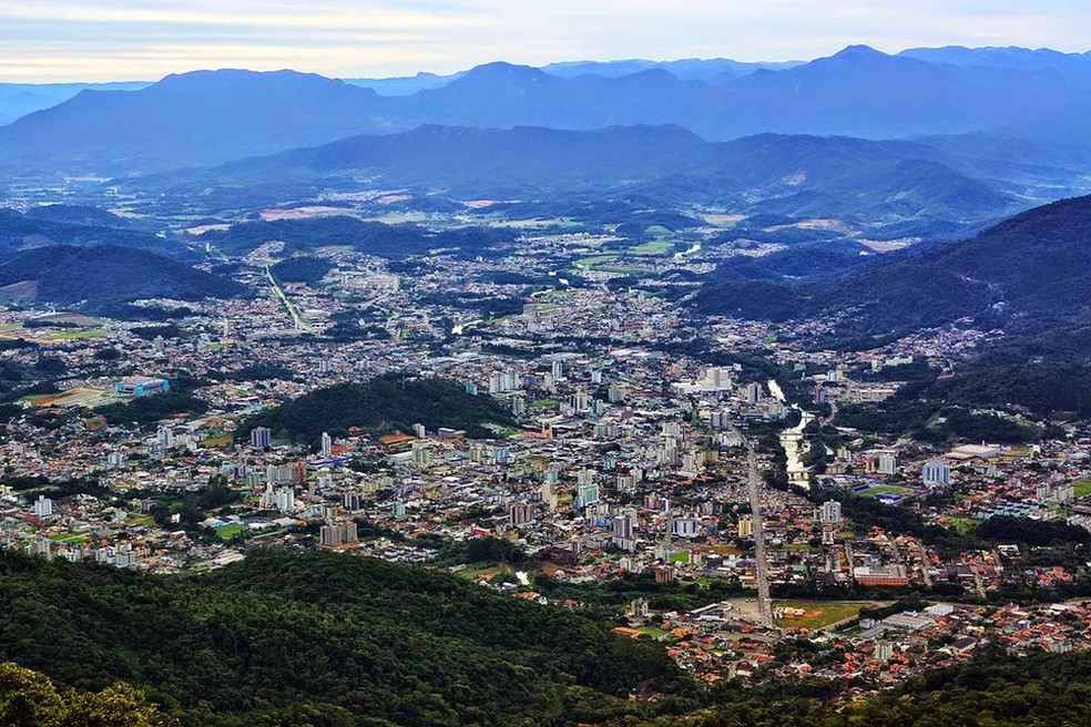 Visão aérea de Jaraguá do Sul — Foto: Wikimedia Commons