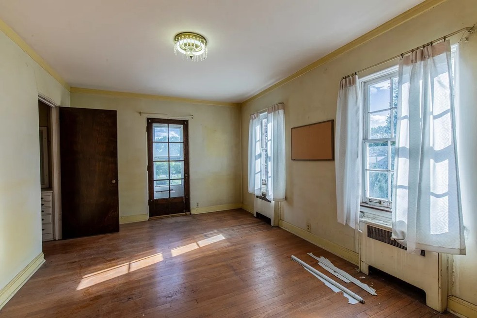 Mansão histórica é colocada à venda por apenas R$ 482 mil nos Estados Unidos — Foto: Reprodução/ Landmark Realty of Illinois 