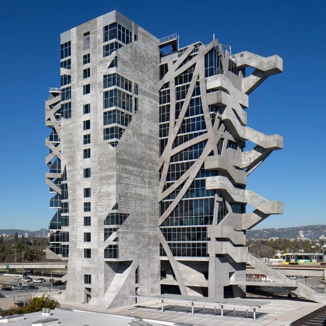 10 edifícios gigantes pelo mundo que impressionam