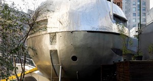 5ª edição da ABERTO ocupa Casa Bola, obra de Eduardo Longo