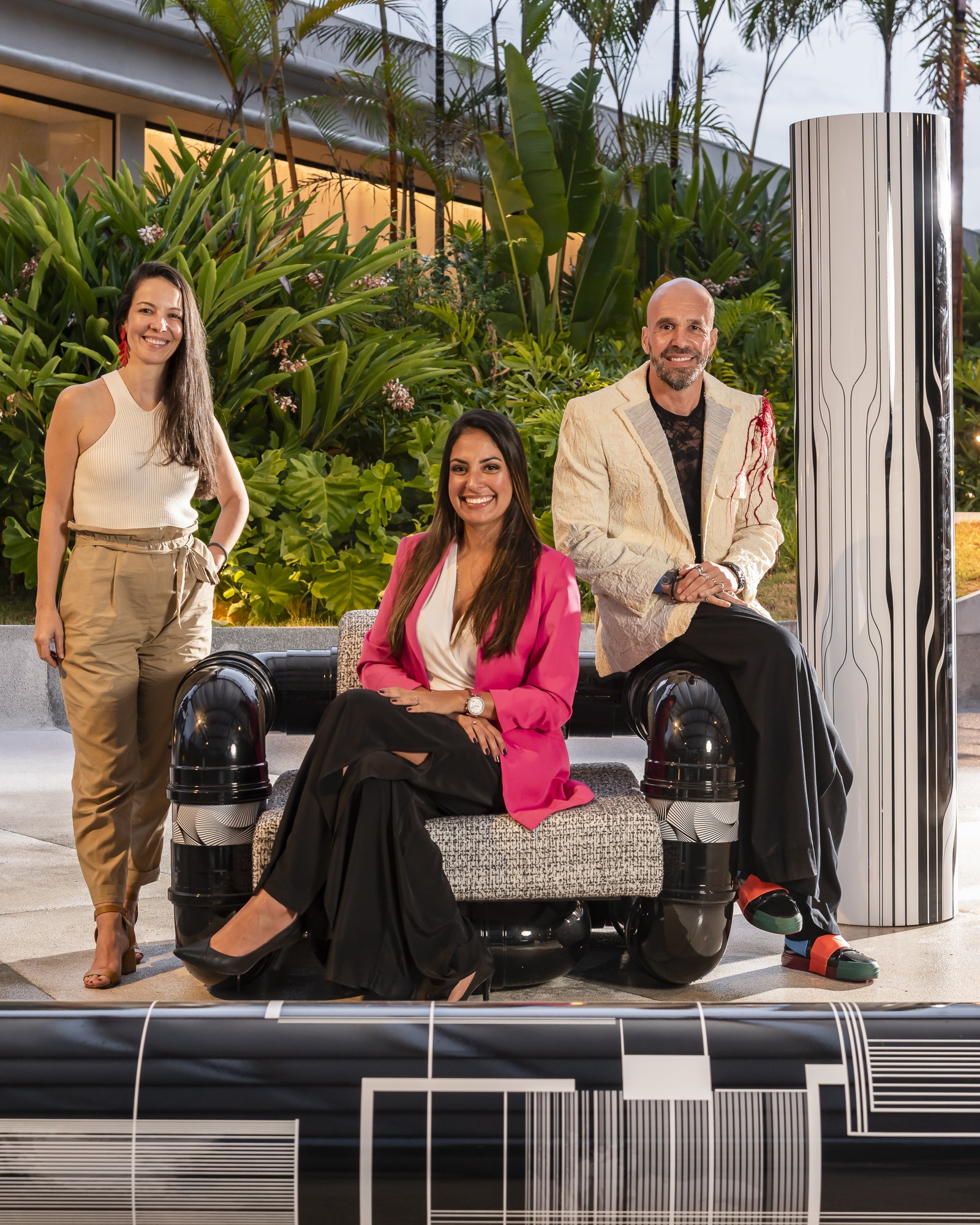 Os profissionais Fabien Darche, Livia Arias e Fernanda Gonçalves Moceri participaram do talk A ciência por trás de cores, materiais e acabamentos na arquitetura e no design de interiores, oferecido por Merck Surface Solutions. — Foto: Wesley Diogenes