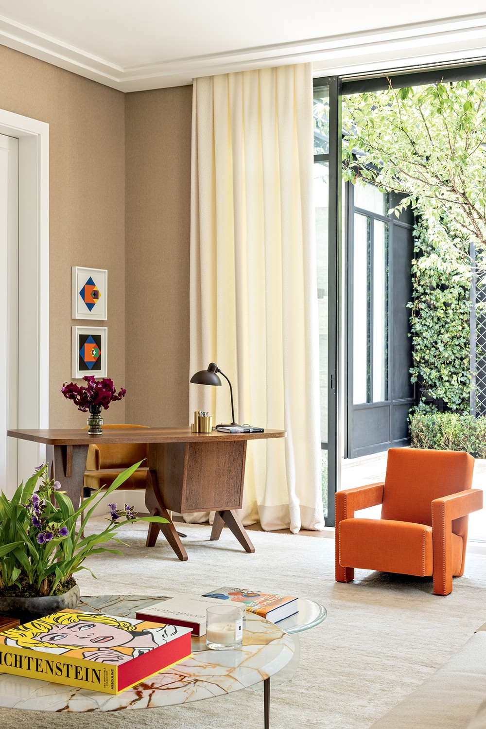 Casa com estilo clássico reúne o melhor do design brasileiro e italiano