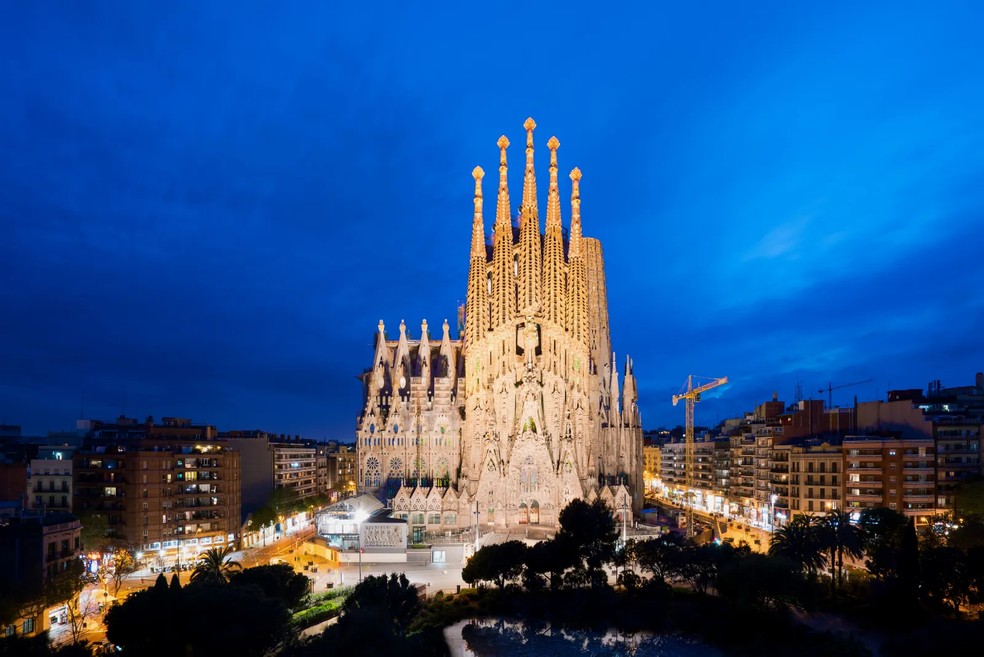 A Sagrada Família à noite — Foto: ake1150sb/Getty Images