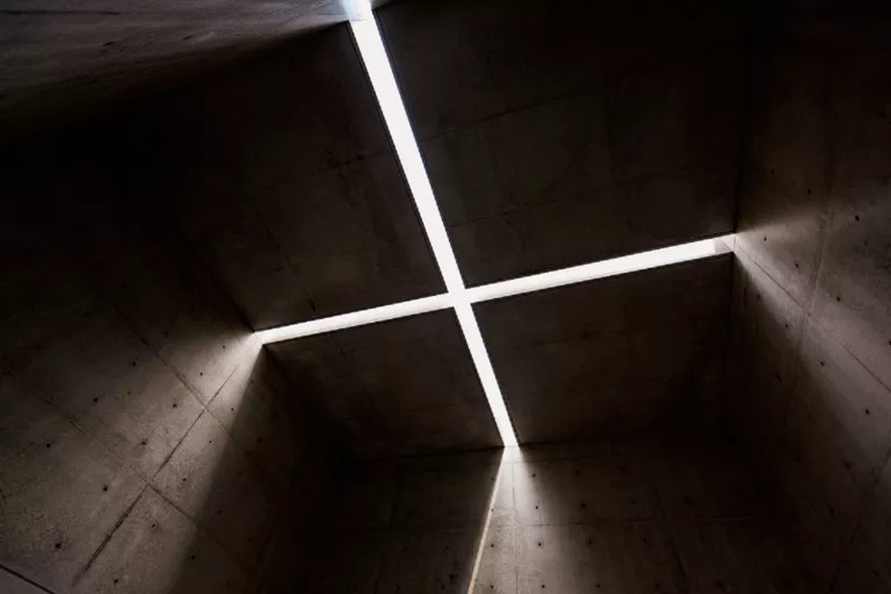 O espaço conta com duas fendas em formato de cruz em seu teto — Foto: Divulgação/Museu SAN