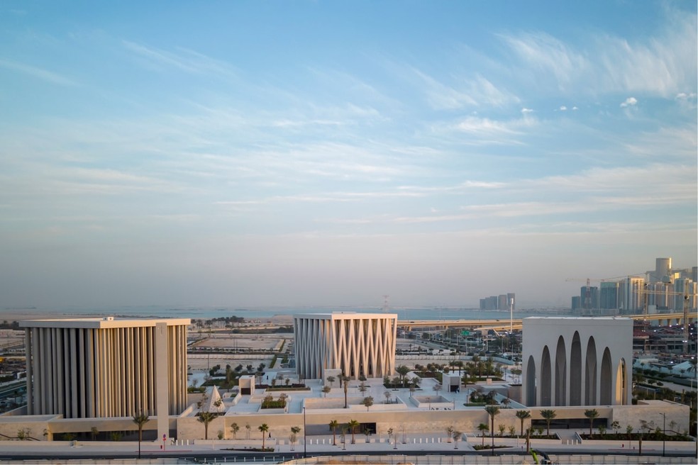 O novo e majestoso complexo inter-religioso de David Adjaye em Abu Dhabi — Foto: Divulgação/Abrahamic Family House