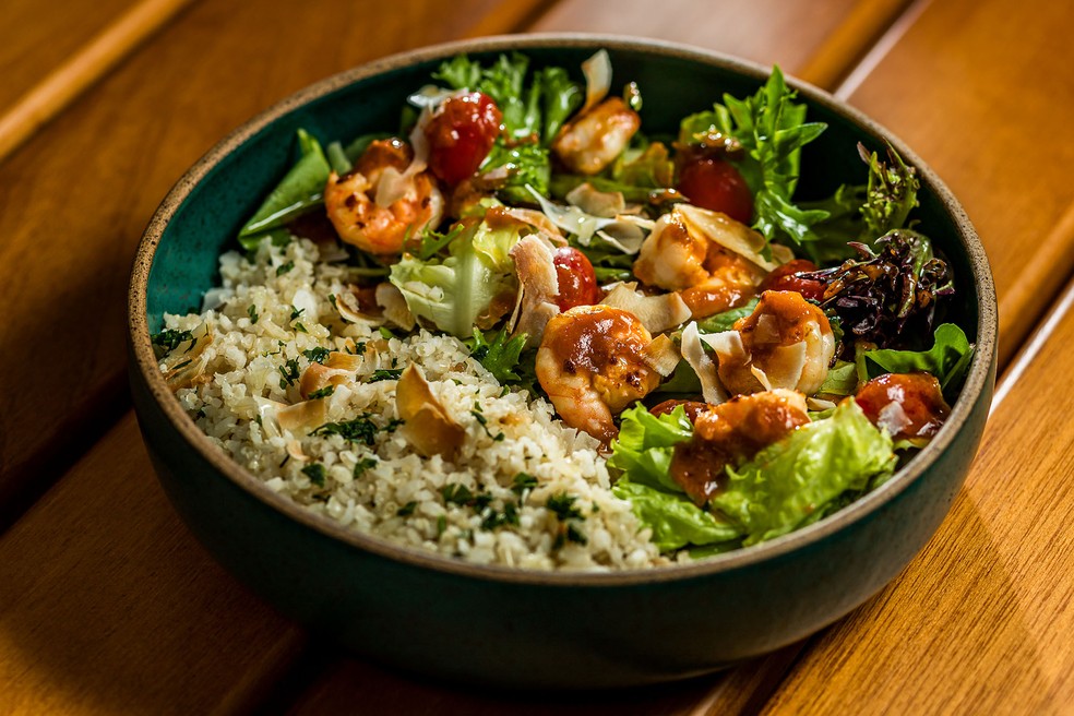 Salada Thai — Foto: Léo Feltran