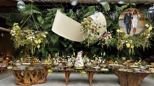Com plantas tropicais, decoração do casamento de Camilla de Lucas é avaliada em R$ 180 mil; veja fotos