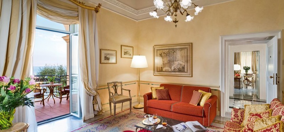 O Pavarotti Three Bedroom Suite possui diárias de R$ 79 mil — Foto: Divulgação/Grand Hotel Excelsior Vittoria 