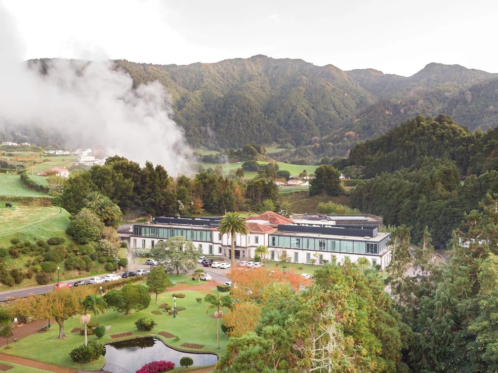 9 hotéis com águas termais naturais para relaxar em meio a paisagens ...
