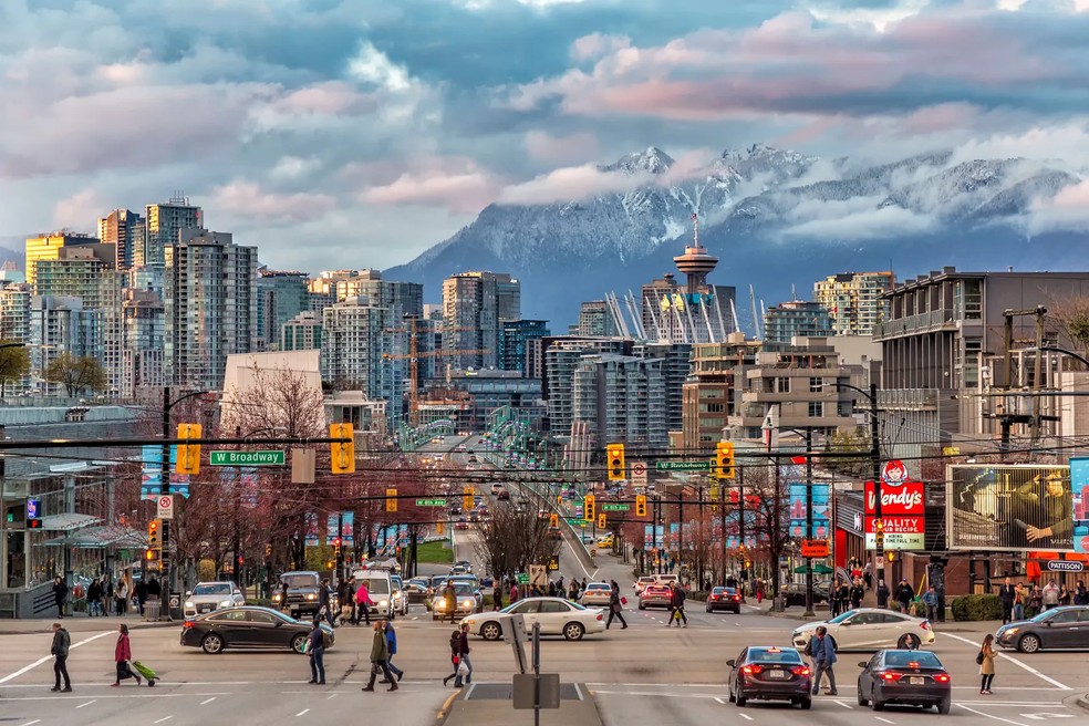 Vancouver está localizada no sopé das montanhas — Foto: Aolin Chen/Getty Images