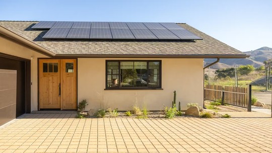 Esta casa na Califórnia é feita de palha. Como isso é possível?