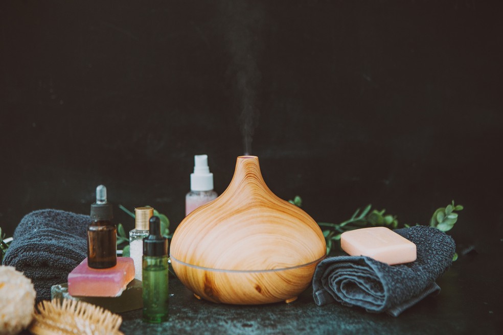 Aromas associados ao relaxamento podem favorecer a ativa&ccedil;&atilde;o do sistema nervoso parassimp&aacute;tico &mdash; Foto: Carol Yepes/GettyImages