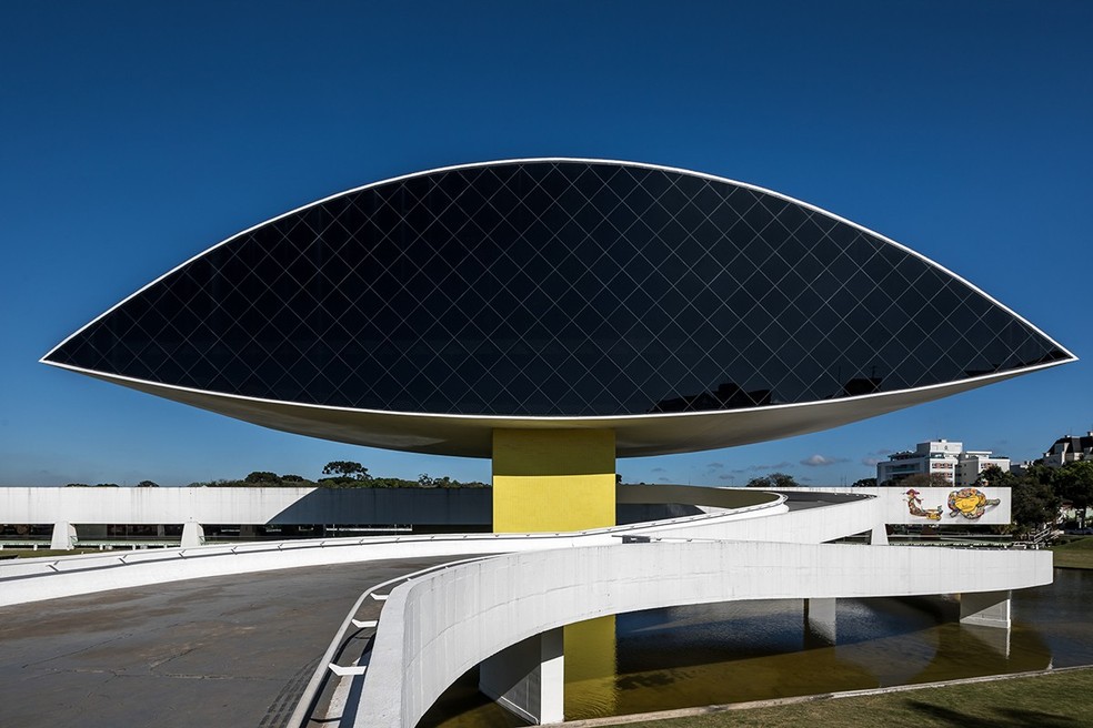 Museu Oscar Niemeyer tem fotos e informações disponibilizadas no portal — Foto: Eduardo Macarios/Divulgação CAC