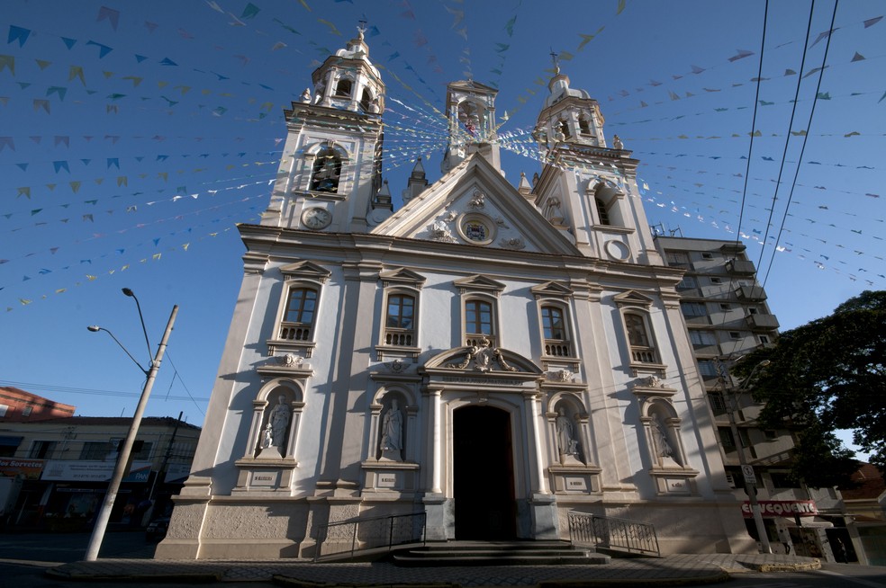 As 5 melhores cidades do interior de São Paulo para morar com qualidade de vida. Na foto, fachada da Catedral de Santo Antônio de Guaratinguetá  — Foto: Getty Images