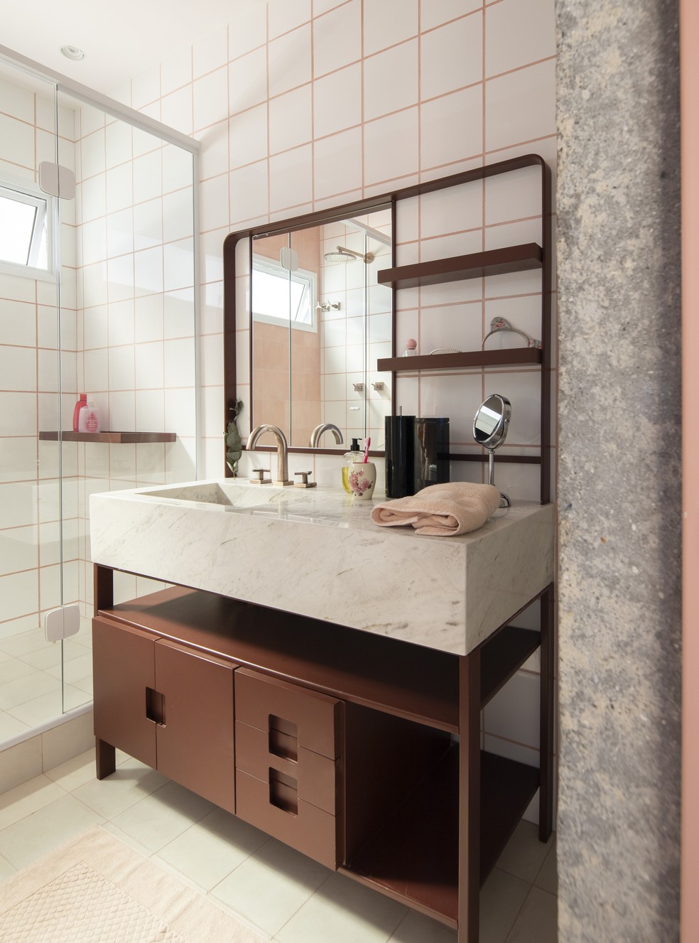Pêssego: ideias de decoração com a cor de 2024 da Pantone — Foto: Maíra Acayaba