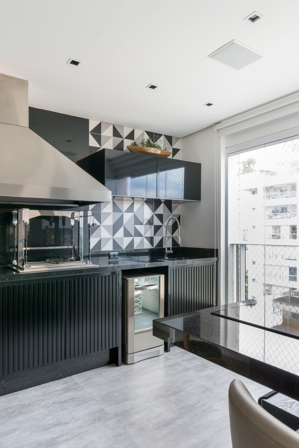 Décor do dia: varanda com cozinha e living integrados
